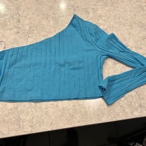 Woman’s One Sleeve Crop Top